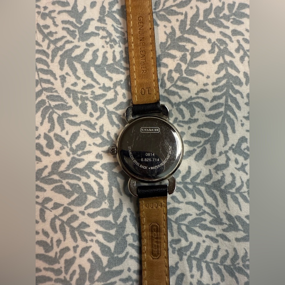Coach Vintage Black Leather Strap Watch - Picture 4 of 7